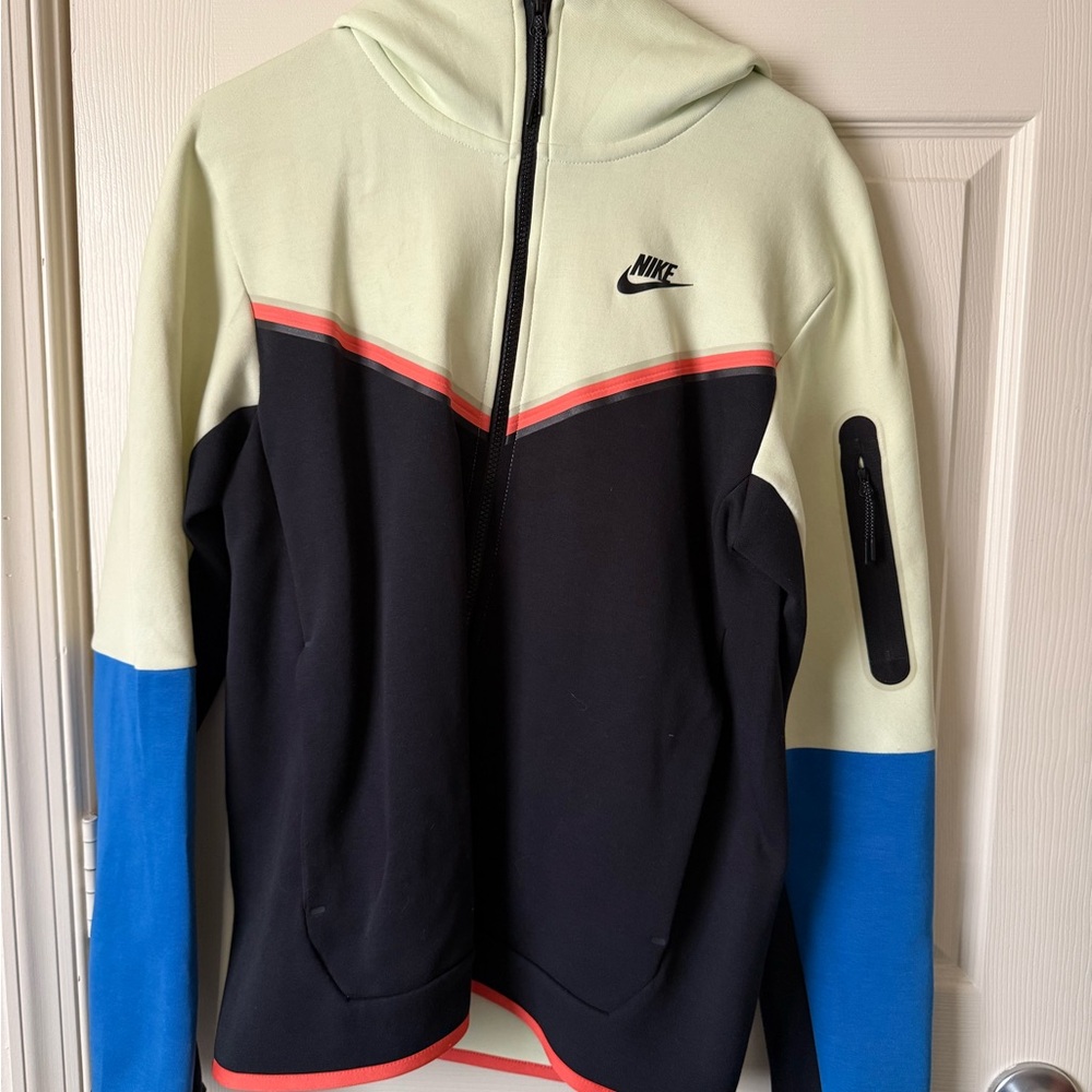 Nike Zip-Up Colorblock Hoodie in Cream, Black & Blue